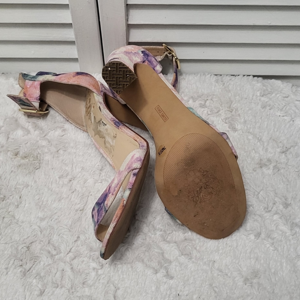 Vince Camuto leather heels size 7M - Picture 6 of 6